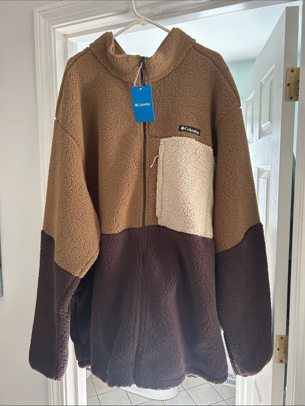 Columbia Men's Colorblock Sherpa Jacket in Brown, Dark Brown & Cream